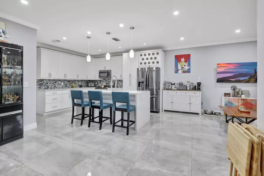 325 NW 153rd AVE, Pembroke Pines, FL 33028