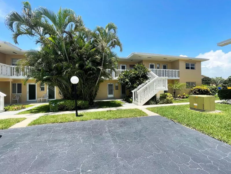 2111 NE 1st CT 204, Boynton Beach, FL 33435