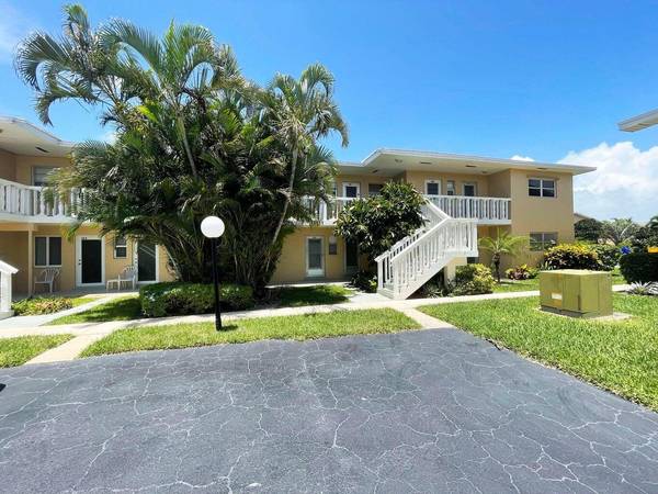 2111 NE 1st CT 204, Boynton Beach, FL 33435