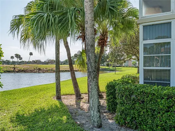 34 Vista Gardens TRL 107, Vero Beach, FL 32962