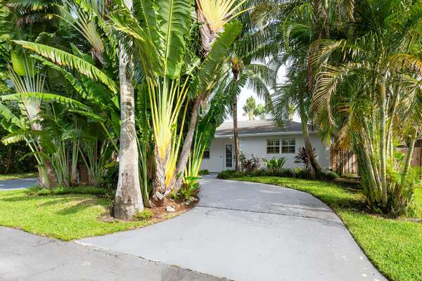 Boynton Beach, FL 33435,723 SW 27th WAY