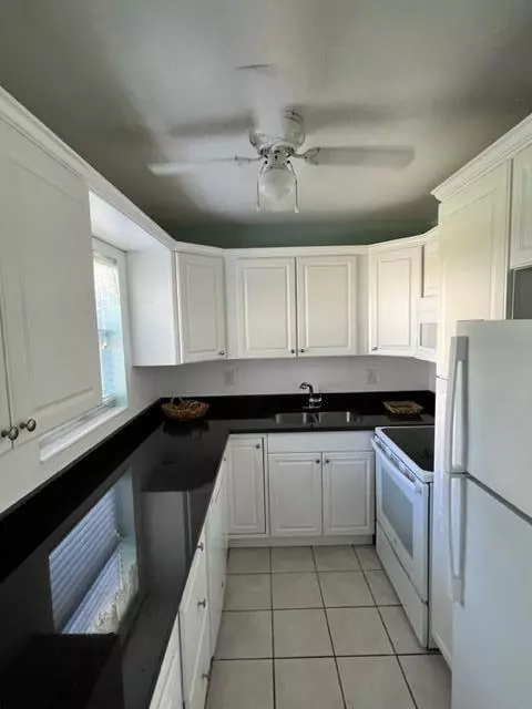 Boynton Beach, FL 33435,340 W Horizons 104