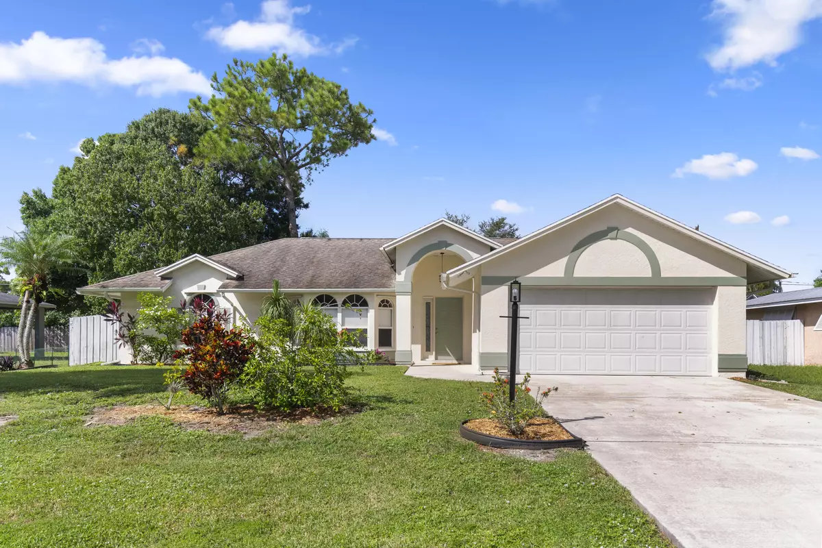 Port Saint Lucie, FL 34953,1926 SW Gold LN