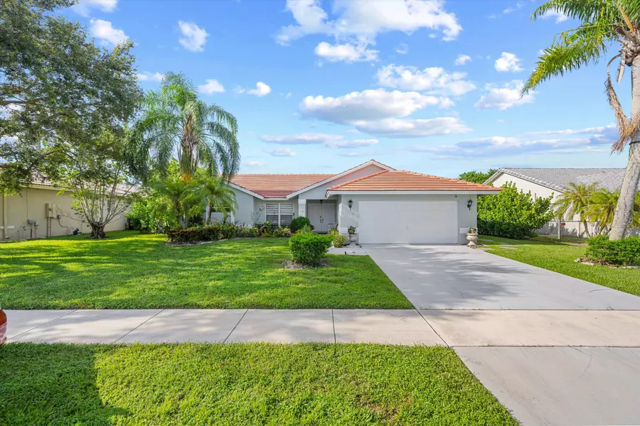 10549 Paso Fino DR, Wellington, FL 33449