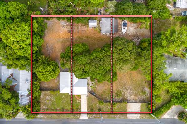 Stuart, FL 34996,516 SE Alamanda WAY