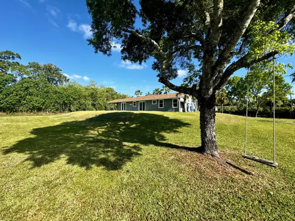 The Acreage, FL 33470,16356 E Grand National DR