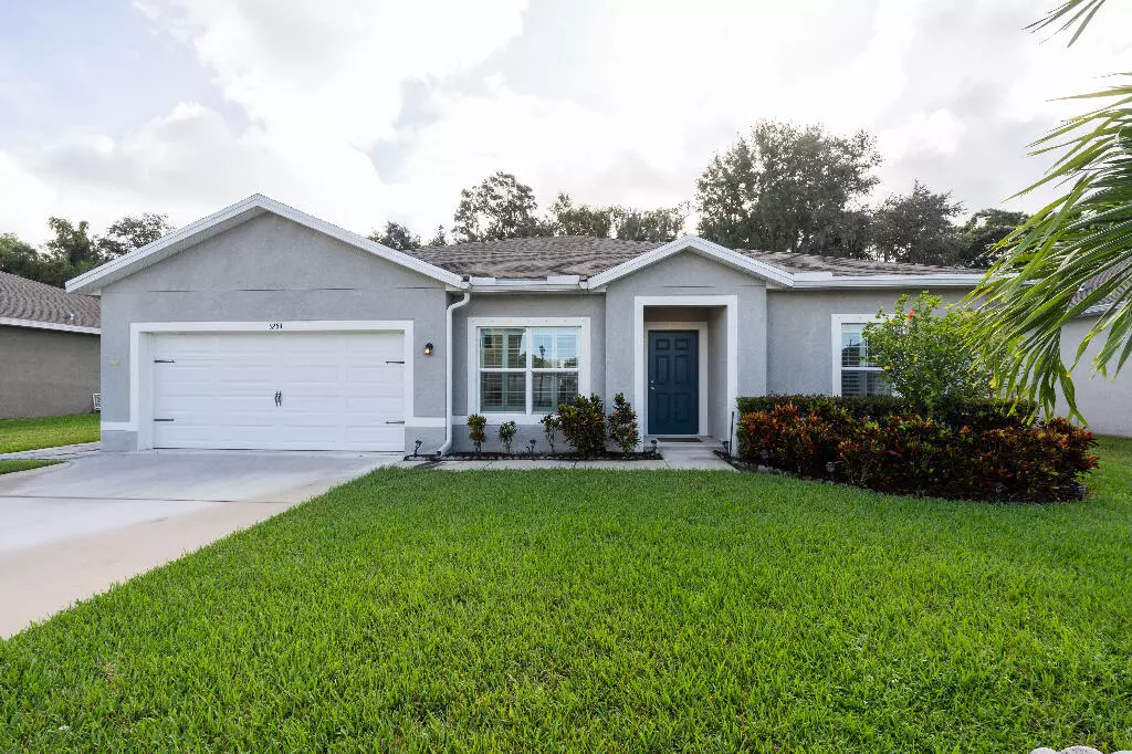 Fort Pierce, FL 34951,5254 Oakland Lake CIR