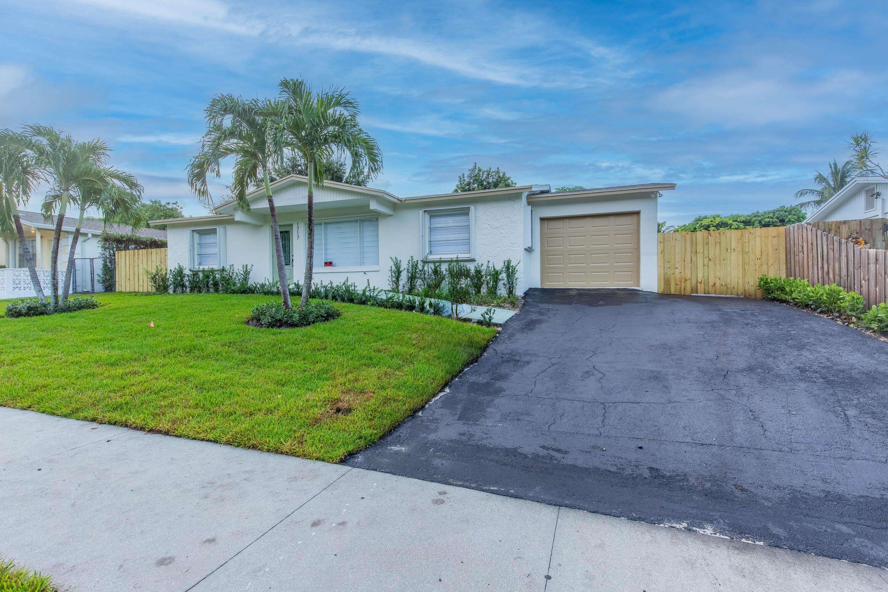 1717 N 16th CT, Lake Worth Beach, FL 33460