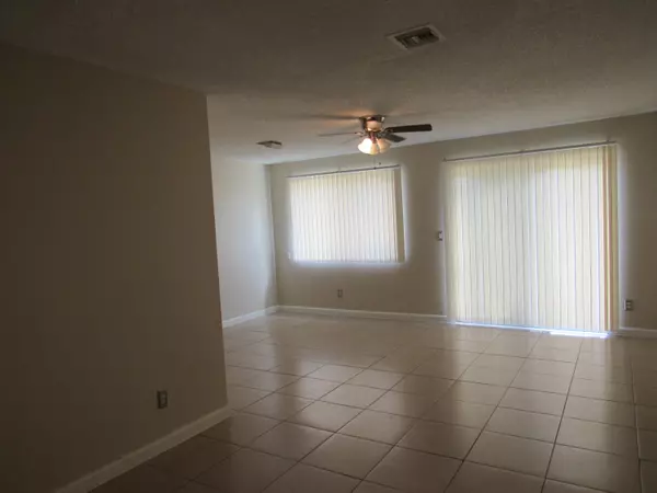 Greenacres, FL 33463,5005 Pier DR