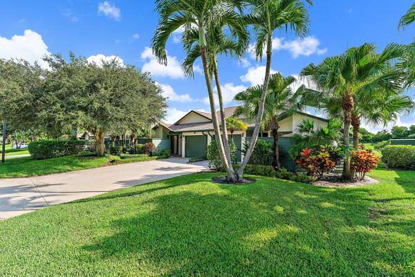 6854 SE Bunker Hill DR,  Hobe Sound,  FL 33455