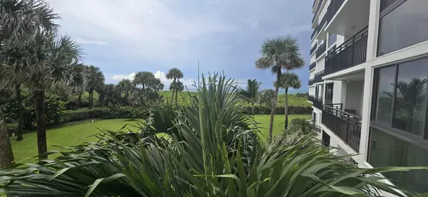 Hutchinson Island, FL 34949,2800 N Highway A1a 201