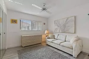 Delray Beach, FL 33484,15451 Pembridge DR 239