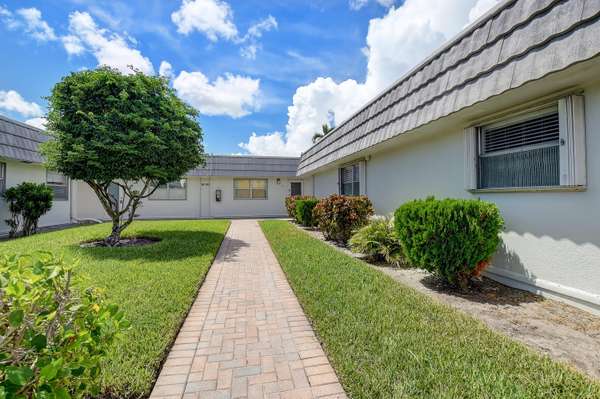 127 Valencia F 127, Delray Beach, FL 33446