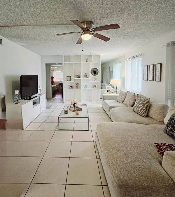 Greenacres, FL 33415,536 Shady Pine WAY B1