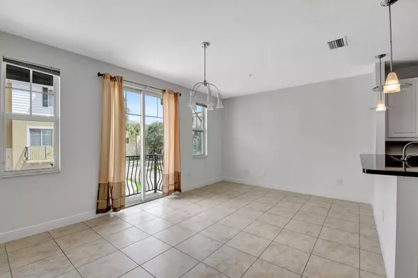 Boca Raton, FL 33431,559 NW 39th Cir CIR