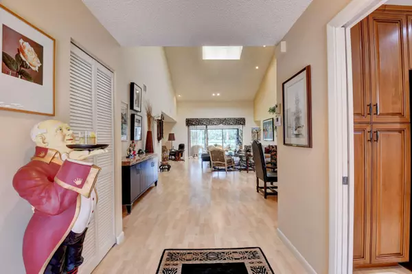 Boynton Beach, FL 33436,9 Windsor LN