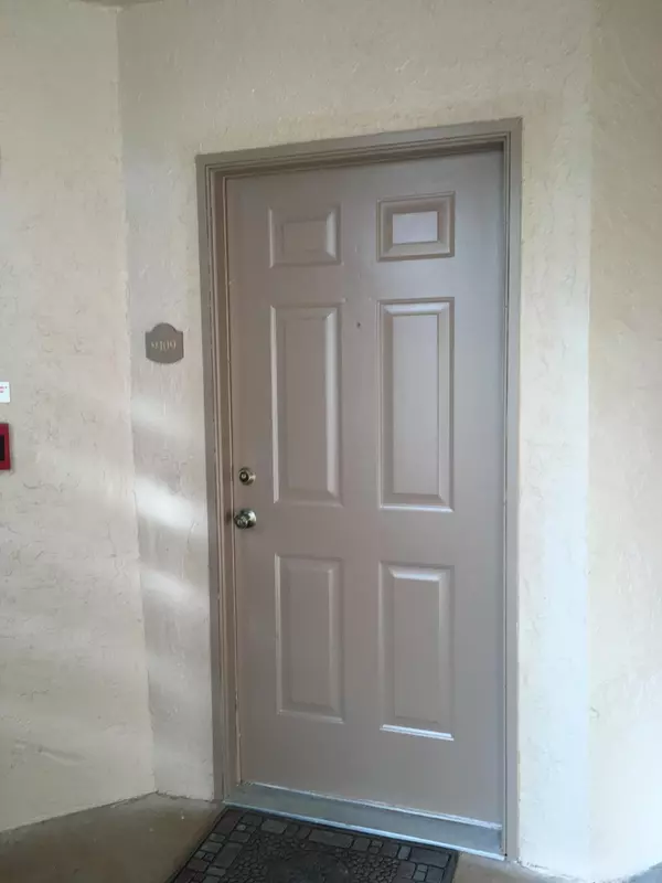 Davie, FL 33328,2900 S University DR 9109