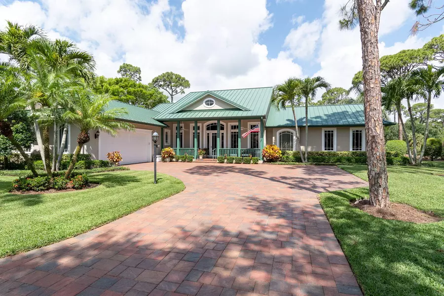 1000 SW Wood Haven LN, Vero Beach, FL 32962