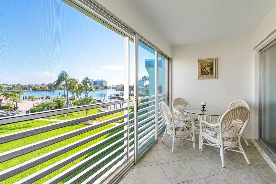 921 W Spanish CIR 337, Delray Beach, FL 33483