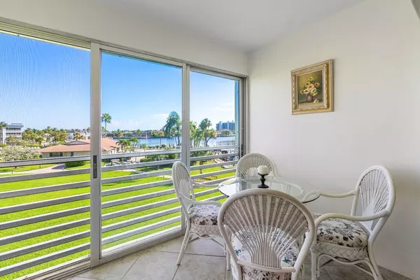 Delray Beach, FL 33483,921 W Spanish CIR 337