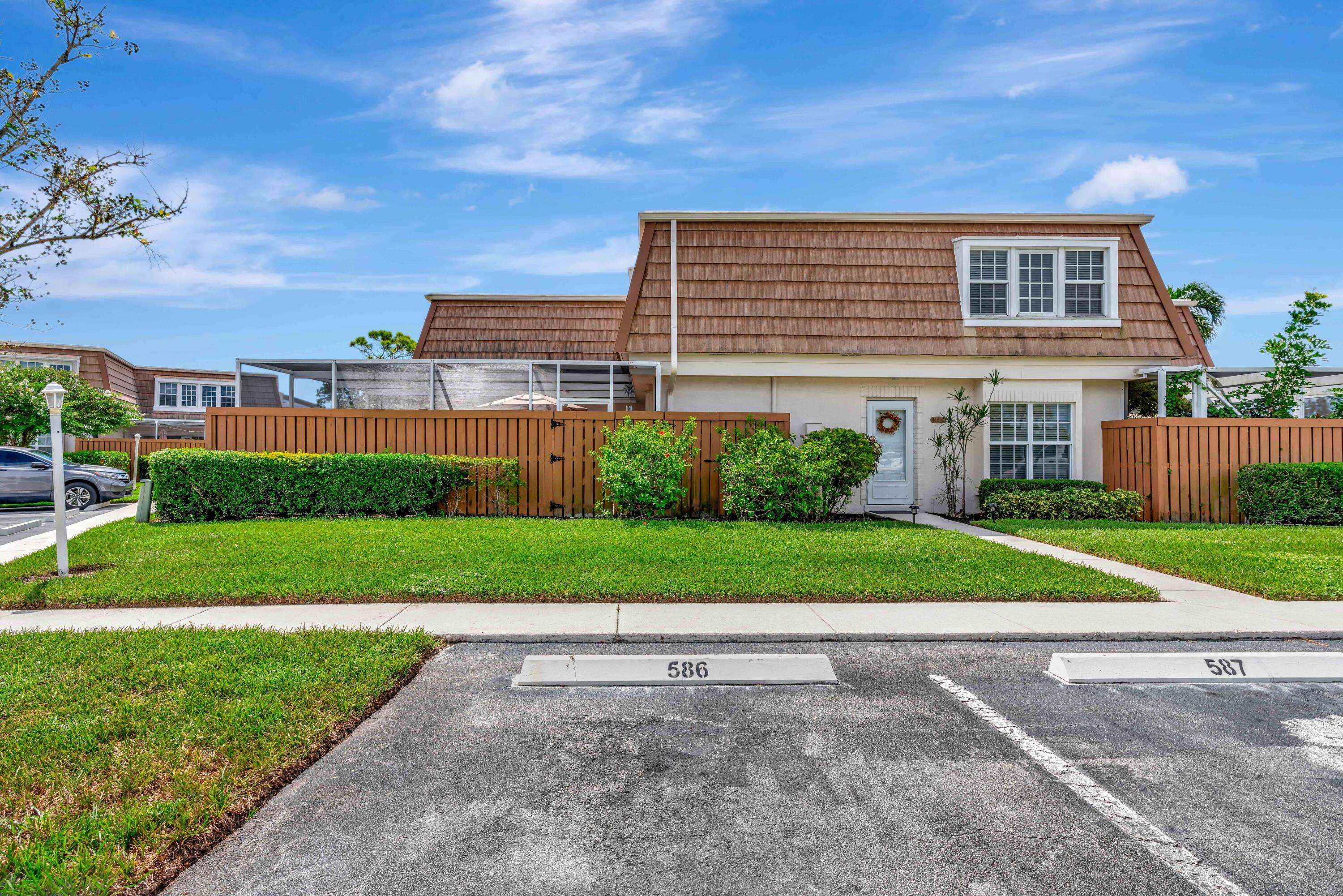 Palm Beach Gardens, FL 33410,11571 Winchester DR 27 D