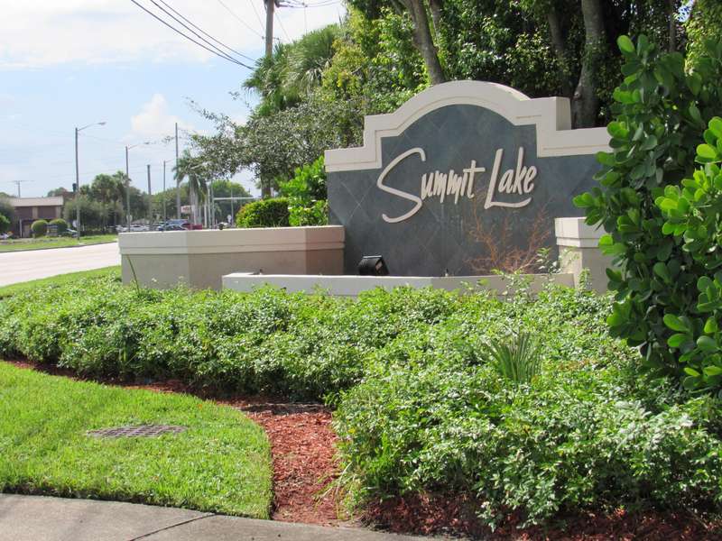 956 Summit Lake DR, West Palm Beach, FL 33406