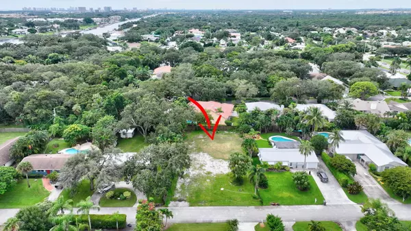 Palm Beach Gardens, FL 33410,2404 Holly LN