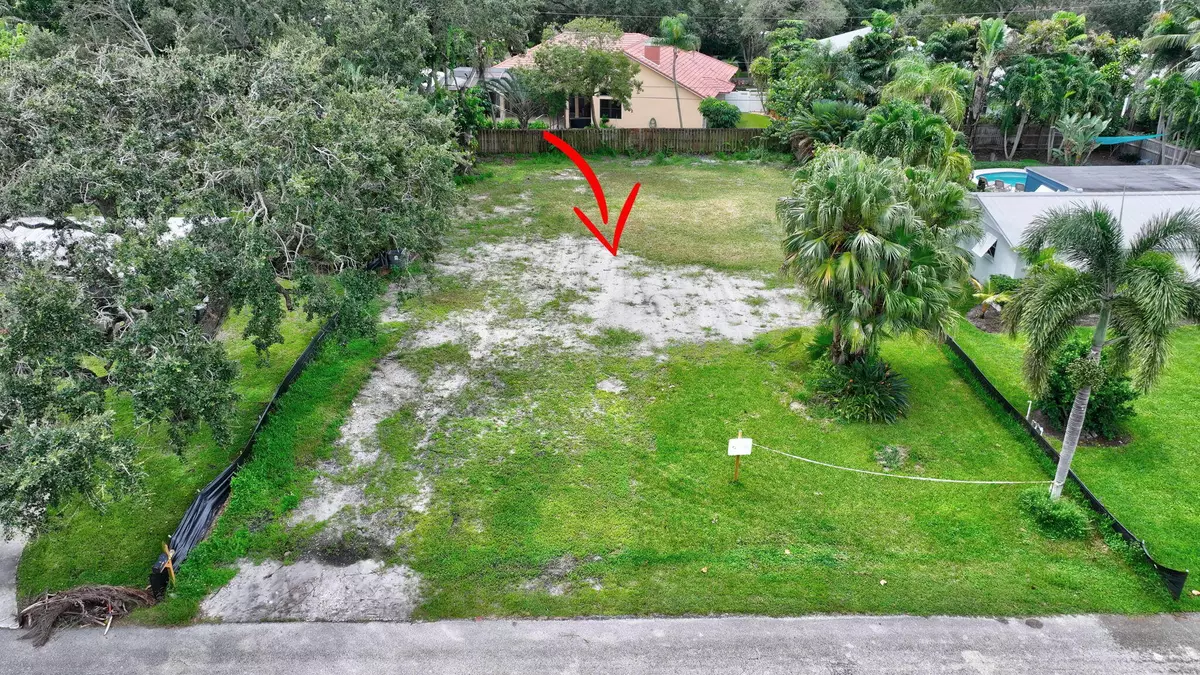 Palm Beach Gardens, FL 33410,2404 Holly LN