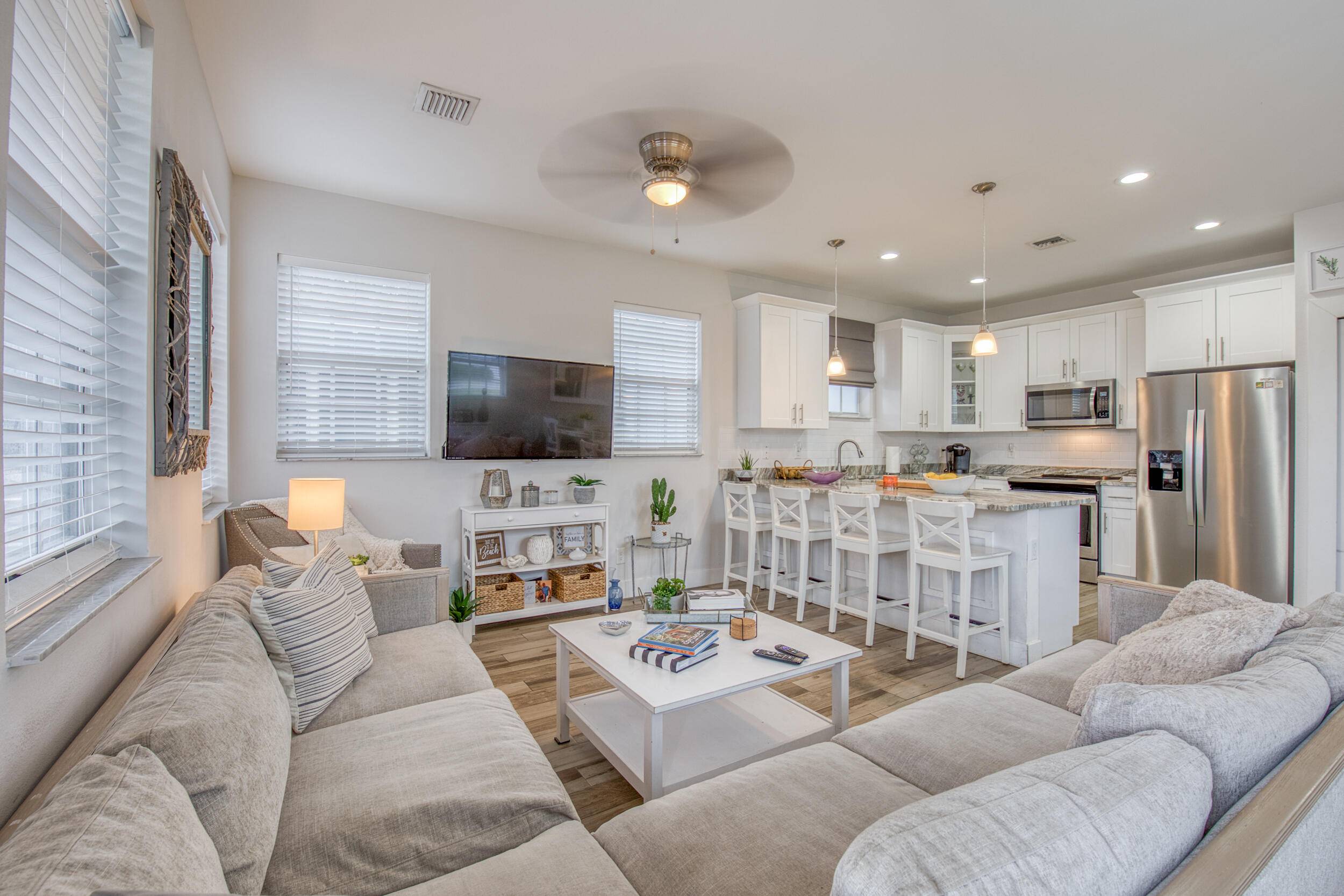 Lake Worth Beach, FL 33460,405 S M ST