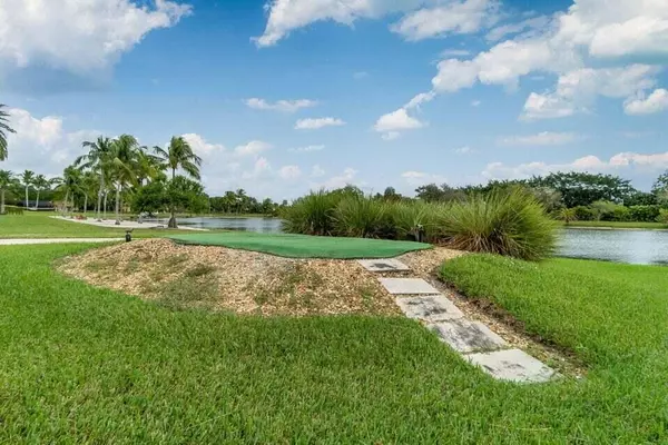 Lake Worth, FL 33449,5660 Lago Del Sol DR