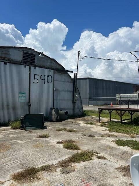 Pahokee, FL 33476,590 N State Market RD