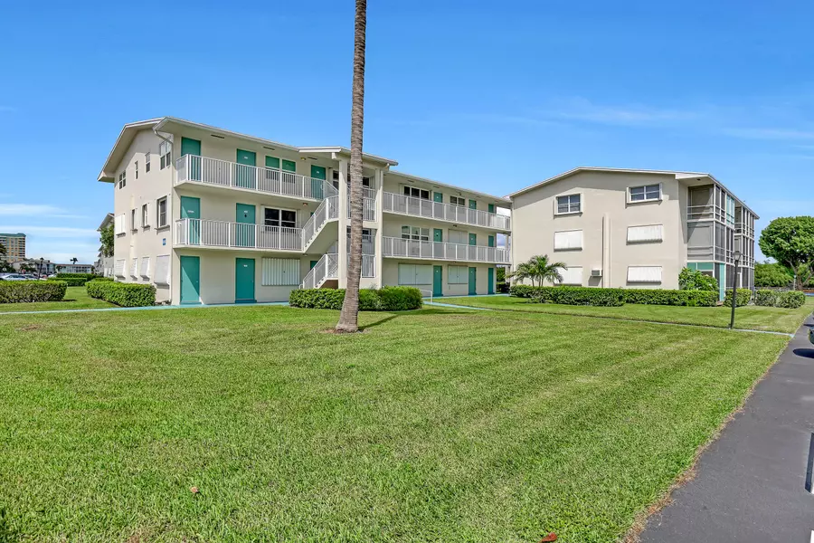 650 E Horizons 302, Boynton Beach, FL 33435