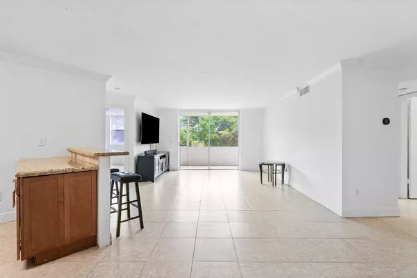 Delray Beach, FL 33484,5962 Morningstar CIR 103