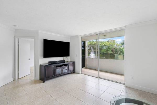 Delray Beach, FL 33484,5962 Morningstar CIR 103