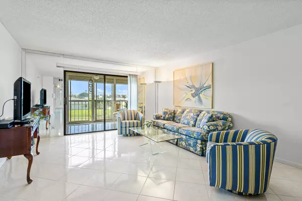 Delray Beach, FL 33446,6866 Huntington LN 307