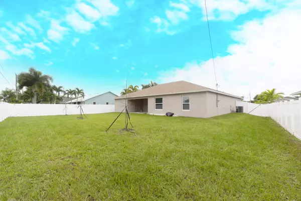 Port Saint Lucie, FL 34953,202 SW Aldoro PL