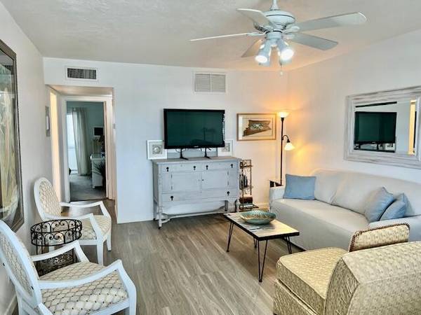 Lake Worth Beach, FL 33461,2381 Sunset AVE 406