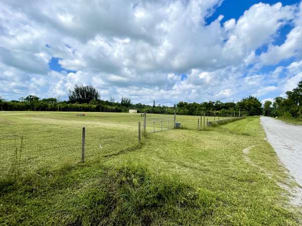 4095 Global TRL,  Loxahatchee,  FL 33470