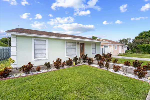 1213 Sunrise RD, West Palm Beach, FL 33406