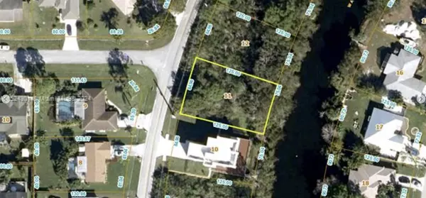 2537 SE Appleby ST, Port Saint Lucie, FL 34984