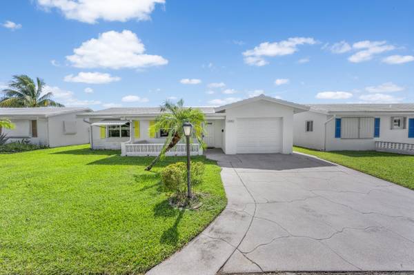 2090 SW Park DR, Boynton Beach, FL 33426