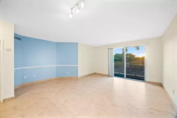 Lantana, FL 33462,802 W Windward 215 WAY 215