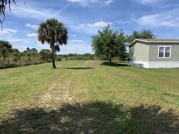 Okeechobee, FL 34972,17377 NW 290th ST