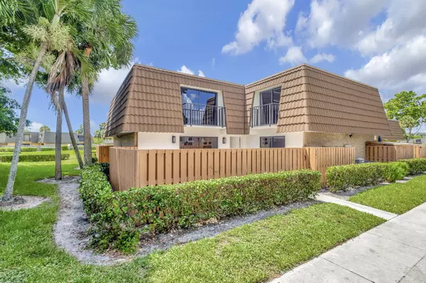 261 Charter WAY, West Palm Beach, FL 33407