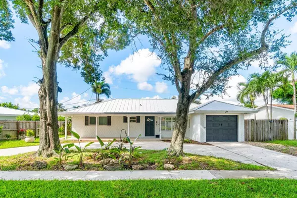 27 Pinehurst LN, Boca Raton, FL 33431