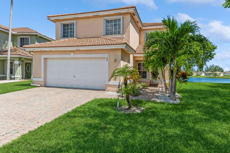 668 Bimini Lake RD, West Palm Beach, FL 33413