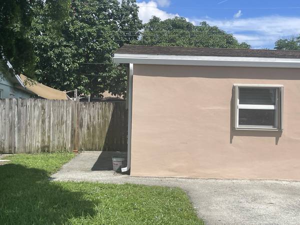 Pompano Beach, FL 33064,1531 NE 30 ST