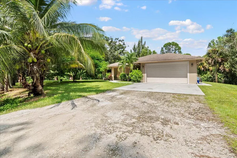 15157 Forest LN, Loxahatchee Groves, FL 33470