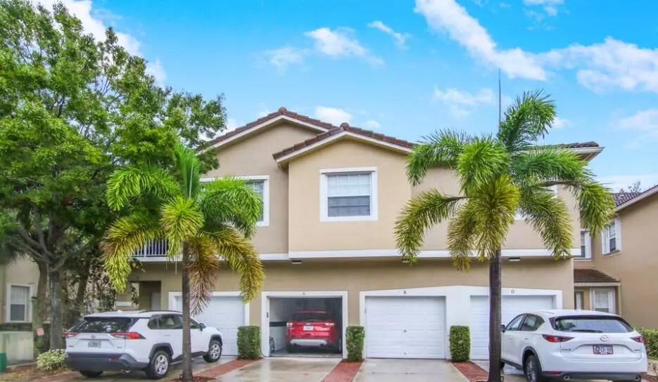 Tequesta, FL 33469,108 Lighthouse CIR B