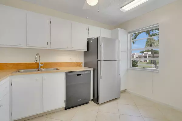 West Palm Beach, FL 33411,100 Lake Rebecca DR